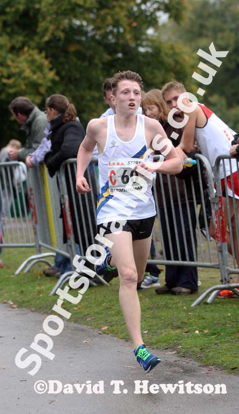 Zak Miller (Trafford AC) ran the fastest leg in the under-17 men ERRA National Athletes Road Relay. Photo: David T. Hewitson/Sports for All Pics